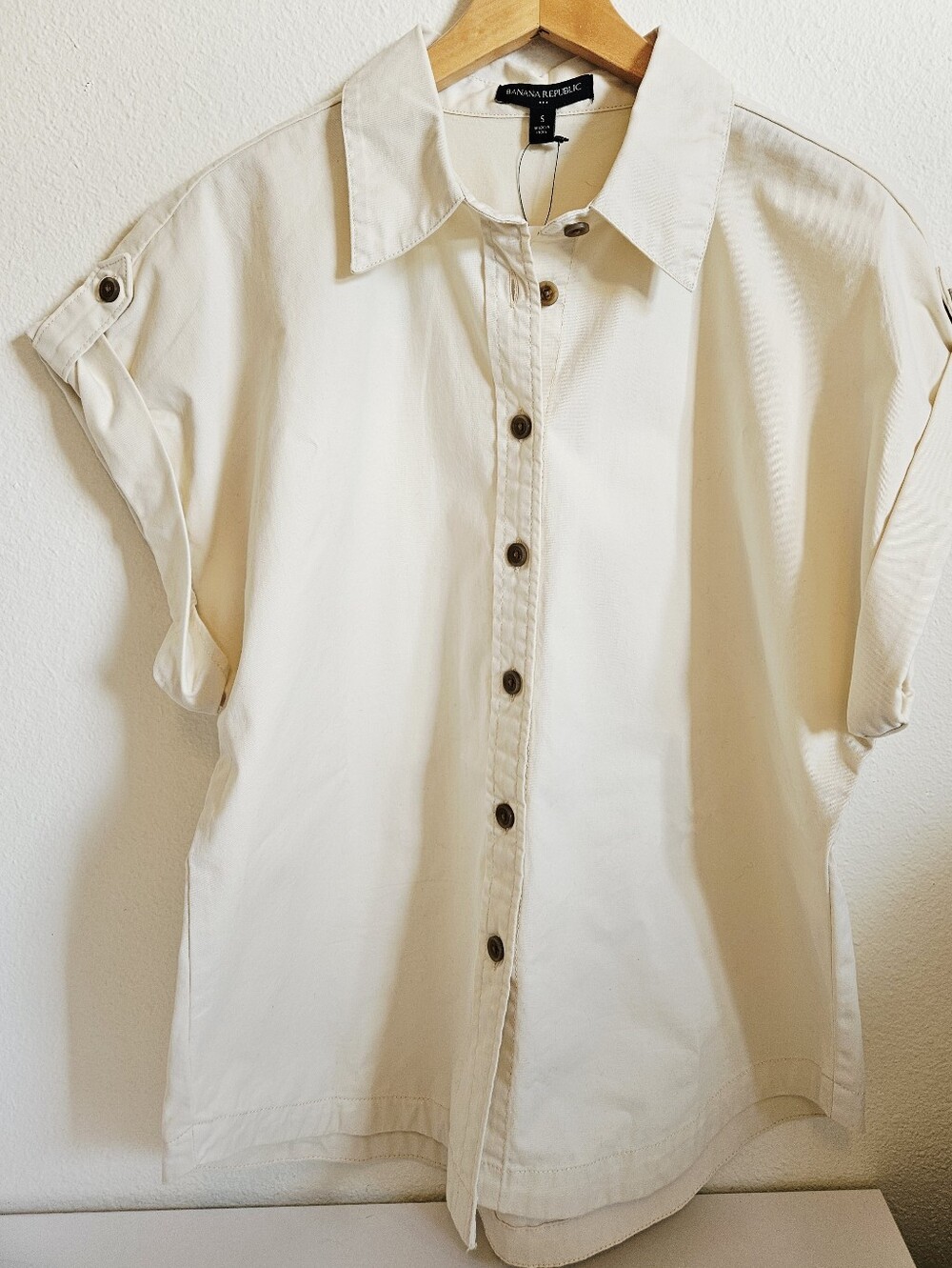 Banana Republic Cream Short-Sleeve Button-Down Shirt